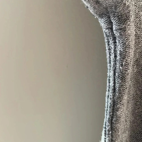 [6] J. Crew  Merino Wool Blend Curved Hem Sweater Gray - Picture 6 of 7